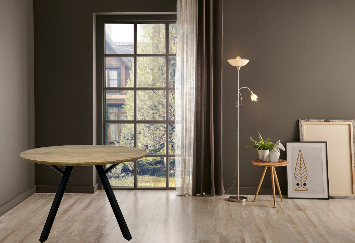 Το τραπέζι τοποθετημένο σε ένα σαλόνι